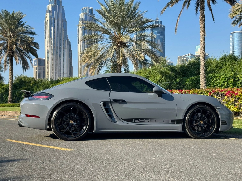 Porsche 718 Cayman 